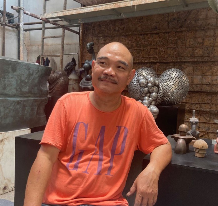 Hoàng Tường Minh triển lãm điêu khắc Áp lực ngược - Ảnh 1.