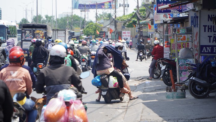 Thời tiết TP HCM hôm nay: ban ngày nắng nóng, chiều tối có mưa - Ảnh 2.