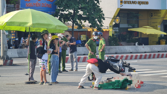 Tai nạn nghiêm trọng ở Đà Nẵng, 1 người nước ngoài tử vong tại chỗ - Ảnh 2.
