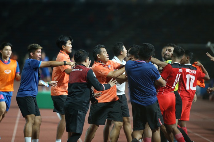 Sau xô xát, U22 Indonesia đánh bại Thái Lan, đoạt HCV SEA Games 32 - Ảnh 8.