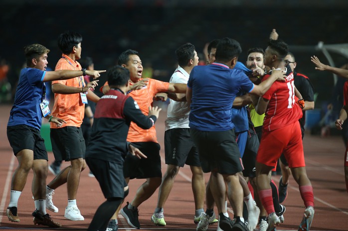 Sau xô xát, U22 Indonesia đánh bại Thái Lan, đoạt HCV SEA Games 32 - Ảnh 9.