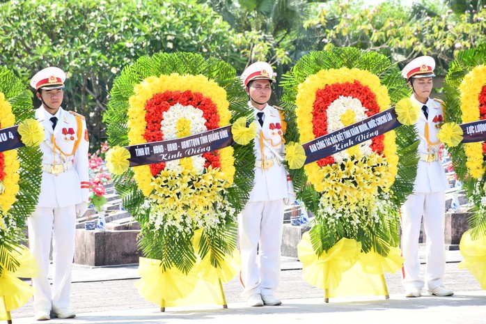 Quảng Bình tổ chức lễ truy điệu, an táng 19 liệt sĩ hi sinh tại Lào - Ảnh 1.