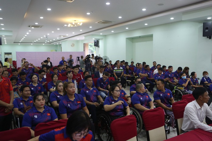 Lễ xuất quân Đoàn thể thao người khuyết tật Việt Nam dự ASEAN Para Games 12 - Ảnh 2.