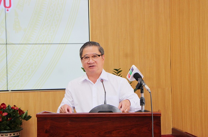 Chủ tịch TP Cần Thơ yêu cầu rà soát toàn bộ các thủ tục hành chính  - Ảnh 1.