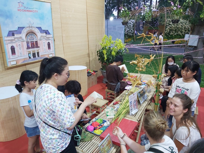 Mãn nhãn tại Festival Hoa lan TP HCM lần II - Ảnh 4. Mãn nhãn tại Festival Hoa lan TP HCM lần II - Ảnh 4.