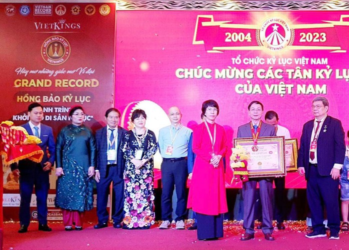 Khúc ru trầm được xác lập kỷ lục Việt Nam - Ảnh 2.