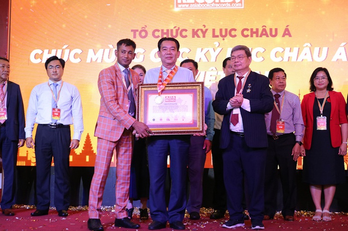 Yến sào Khánh Hòa xác lập kỷ lục Châu Á đặc sản quà tặng Khánh Hòa - Ảnh 1. Yến sào Khánh Hòa xác lập kỷ lục Châu Á đặc sản quà tặng Khánh Hòa - Ảnh 1.