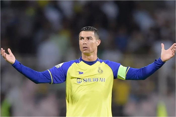 Ronaldo mong muốn rời khỏi Ả Rập Saudi, trở lại châu Âu - Ảnh 2.