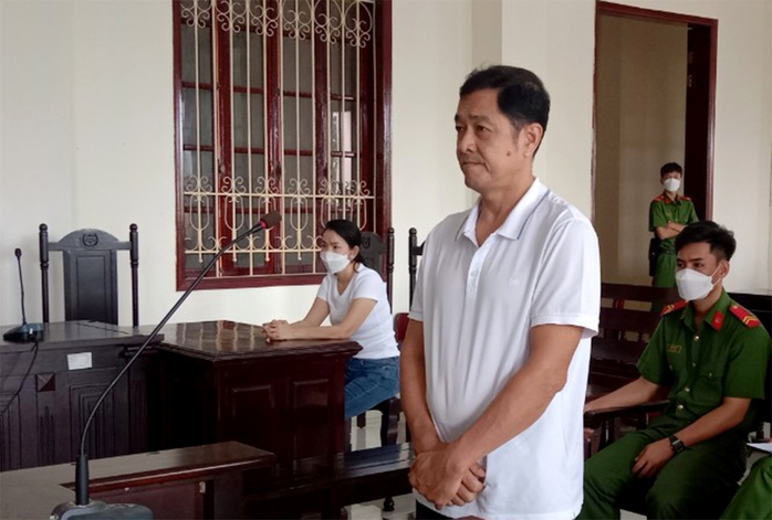 Nguyên chủ tịch HĐQT tham ô gần 4 tỉ đồng chuyển cho vợ - Ảnh 1. Nguyên chủ tịch HĐQT tham ô gần 4 tỉ đồng chuyển cho vợ - Ảnh 1.