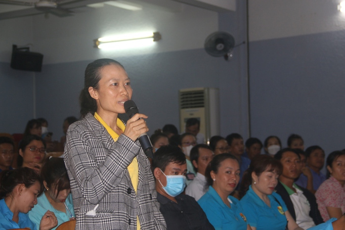 Chủ tịch tỉnh Khánh Hòa đối thoại với công nhân - Ảnh 4.