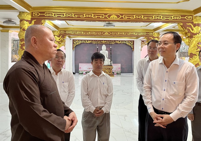 Lãnh đạo TP HCM thăm, chúc mừng Phật giáo Việt Nam - Ảnh 4.