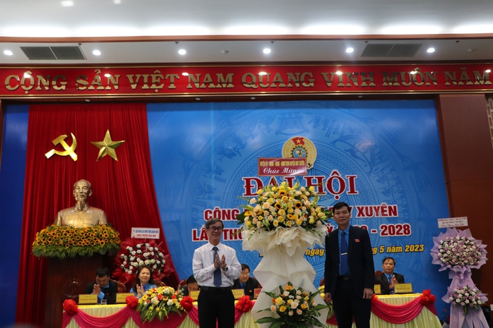 Ông Trần Phước Phương được bầu làm Chủ tịch LĐLĐ huyện Duy Xuyên - Ảnh 4.
