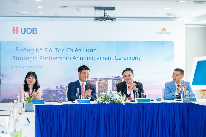 Ngân hàng UOB Việt Nam hợp tác chiến lược với Vietnam Airlines - Ảnh 1.