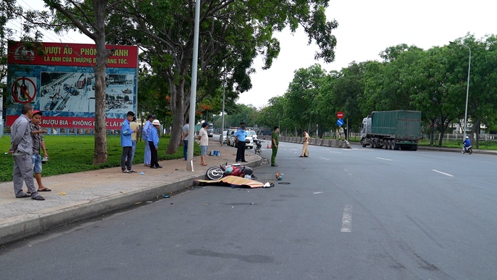 Sau tai nạn, người đàn ông tử vong, bị bỏ lại hiện trường - Ảnh 1.