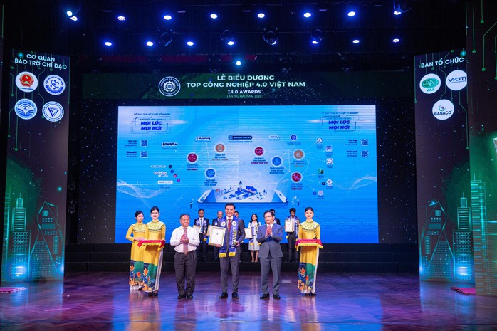 Amway Việt Nam nhận giải Top Công nghiệp 4.0 Việt Nam – I4.0 Awards - Ảnh 1. Amway Việt Nam nhận giải Top Công nghiệp 4.0 Việt Nam – I4.0 Awards - Ảnh 1.