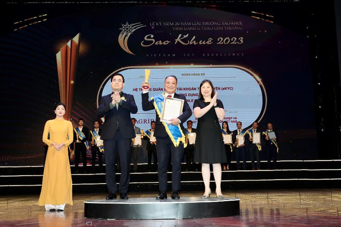 Agribank giành “cú đúp” tại giải thưởng Sao Khuê 2023 - Ảnh 1. Agribank giành “cú đúp” tại giải thưởng Sao Khuê 2023 - Ảnh 1.