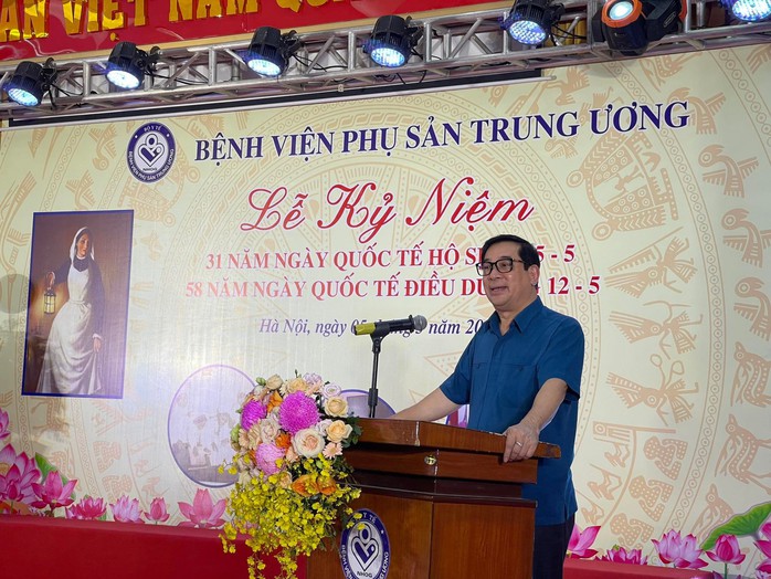 Việt Nam cần thêm hàng trăm ngàn điều dưỡng viên - Ảnh 1.