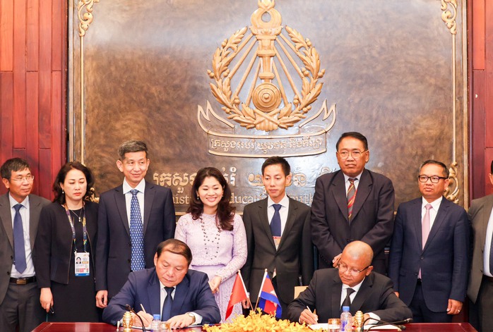 Việt Nam và Campuchia ký kết thỏa thuận hợp tác về thể dục thể thao - Ảnh 2.
