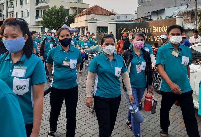 Băn khoăn tuổi nghỉ hưu: Công nhân làm gì có của để dành?  - Ảnh 1.