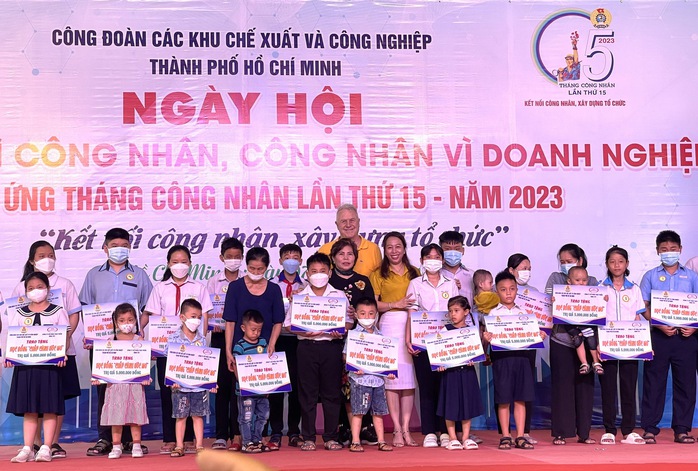 5.000 công nhân KCX - KCN TP Hồ Chí Minh thỏa sức vui chơi, mua sắm - Ảnh 4.