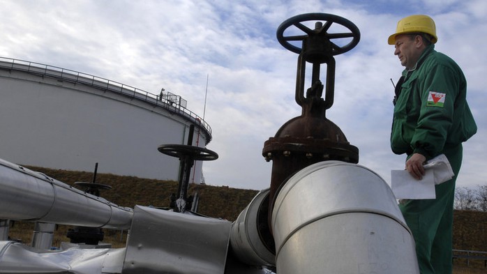 Ba Lan thiệt hại hàng tỉ USD vì lệnh cấm dầu Nga - Ảnh 1.
