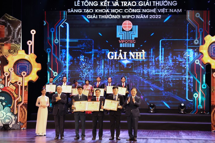 EVNCPC có 4 công trình đạt Giải thưởng Sáng tạo Khoa học Công nghệ Việt Nam năm 2022 - Ảnh 1.