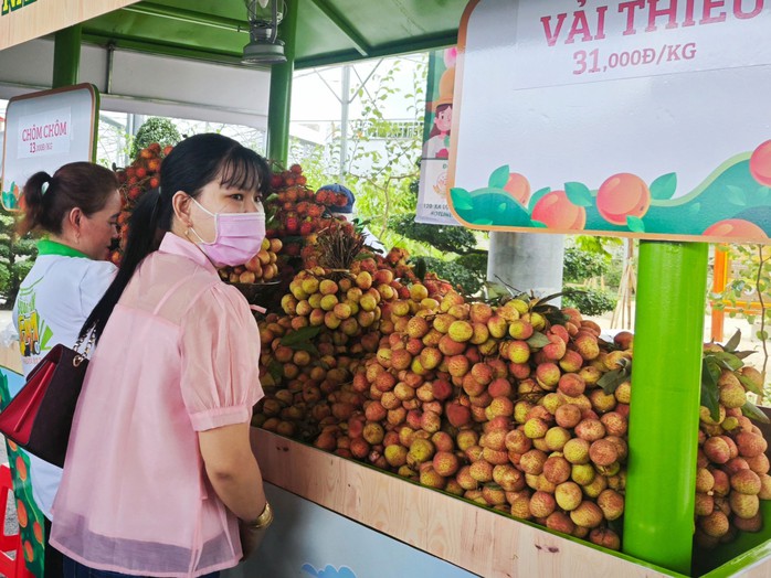 5.400 tấn vải thiều tươi về chợ đầu mối Thủ Đức - Ảnh 1.