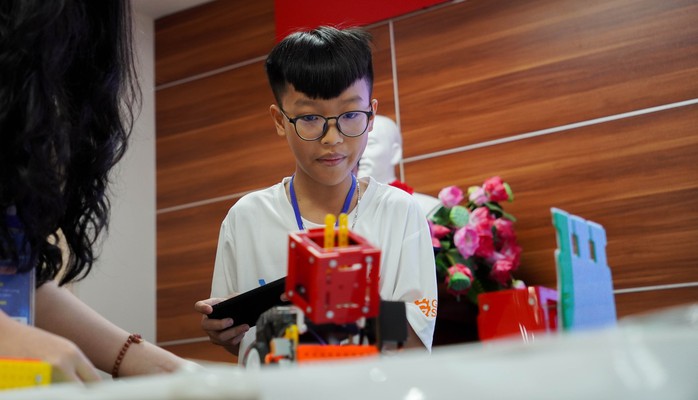 Thi Lắp ráp và lập trình Robot: Giải Vô địch điều khiển thuộc về Chu Khánh Hưng và Trần Trung Quân - Ảnh 5.