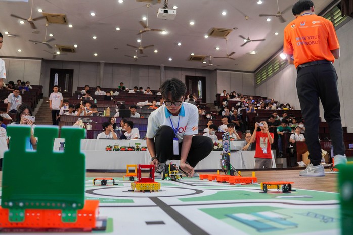 Thi Lắp ráp và lập trình Robot: Giải Vô địch điều khiển thuộc về Chu Khánh Hưng và Trần Trung Quân - Ảnh 3.