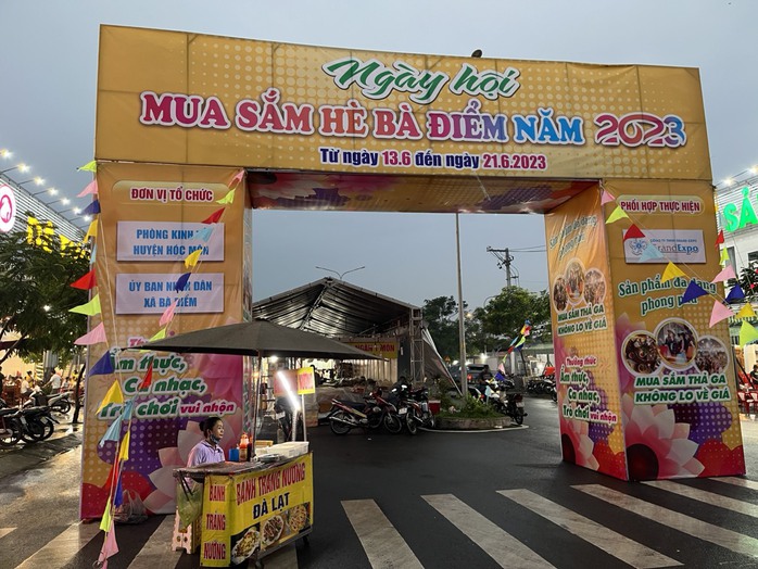 Chiều nay, chợ đêm thứ 3 ở huyện Hóc Môn mở cửa - Ảnh 1.