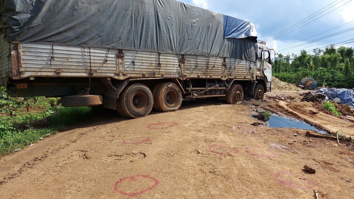 Tài xế xe tải 2 lần thoát chết trong vụ tấn công trụ sở xã ở Đắk Lắk - Ảnh 3.
