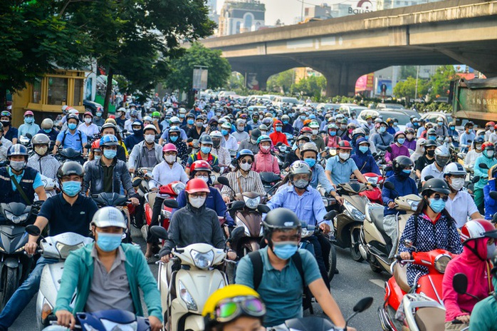 Hà Nội lại tính cấm xe máy tại 12 quận - Ảnh 1.