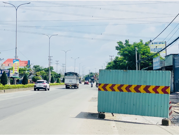 Bẫy nguy hiểm trên Quốc lộ 51: Hình ảnh sau phản ánh của Báo Người Lao Động - Ảnh 3.