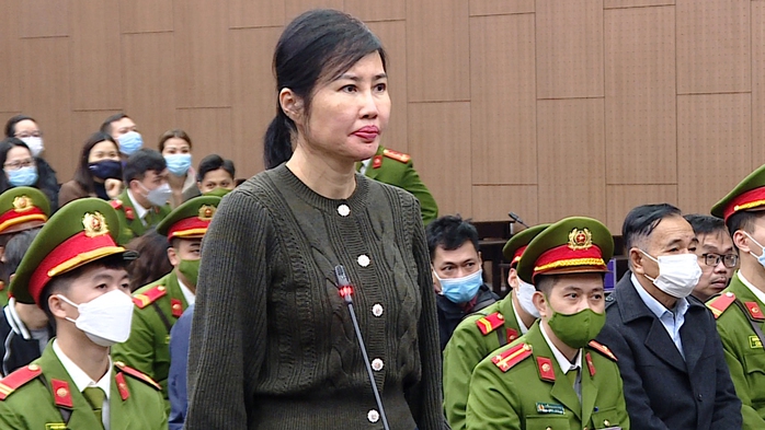 Nữ cựu giám đốc Sở GD-ĐT Quảng Ninh được chúc tết bằng vali tiền - Ảnh 3.