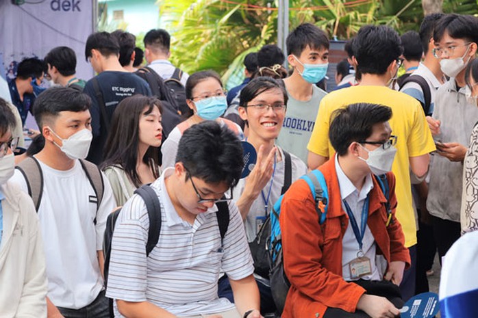 Đừng ham làm bỏ học! - Ảnh 1. Đừng ham làm bỏ học! - Ảnh 1.
