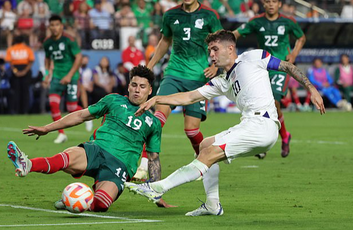 Cầu thủ Mỹ và Mexico ẩu đả, hỗn loạn bán kết CONCACAF Nations League - Ảnh 2.