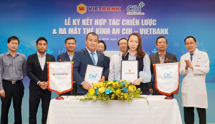 Vietbank hợp tác chiến lược với Bệnh viện Quốc tế City và ra mắt Thẻ Bình An CIH - Vietbank - Ảnh 1. Vietbank hợp tác chiến lược với Bệnh viện Quốc tế City và ra mắt Thẻ Bình An CIH - Vietbank - Ảnh 1.