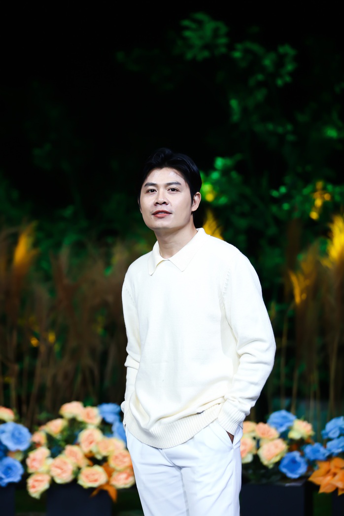 Nhạc sĩ Nguyễn Văn Chung rơi vào khủng hoảng với dòng nhạc đặc biệt - Ảnh 1.