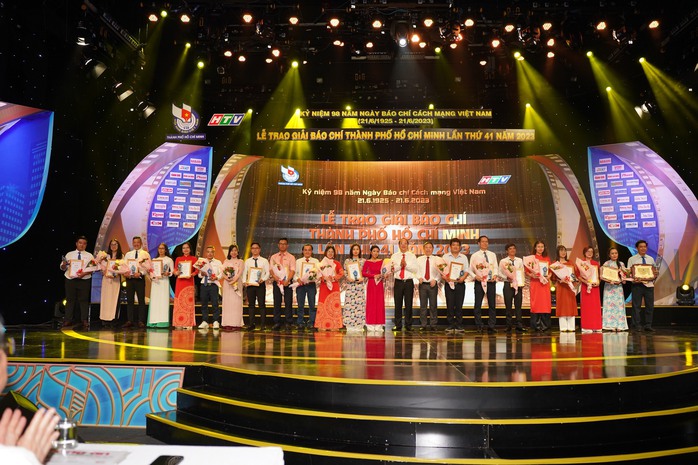 Báo Người Lao Động đoạt nhiều giải cao tại Giải Báo chí TP HCM  - Ảnh 2.