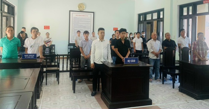 Xét xử vụ án đánh bạc qua mạng cực lớn ở Thừa Thiên - Huế - Ảnh 1.