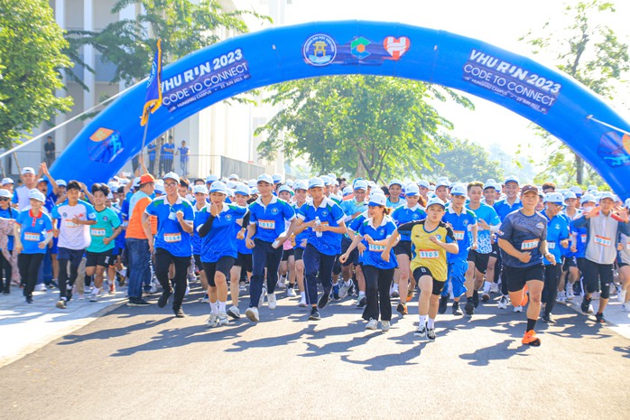Trường ĐH Văn Hiến tổ chức Giải chạy bộ VHU Run 2023 - Code to Connect nhân kỷ niệm 26 năm thành lập - Ảnh 1.