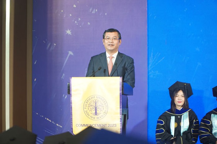 Ấn tượng lễ tốt nghiệp đầu tiên của Trường ĐH Fulbright Việt Nam - Ảnh 4.