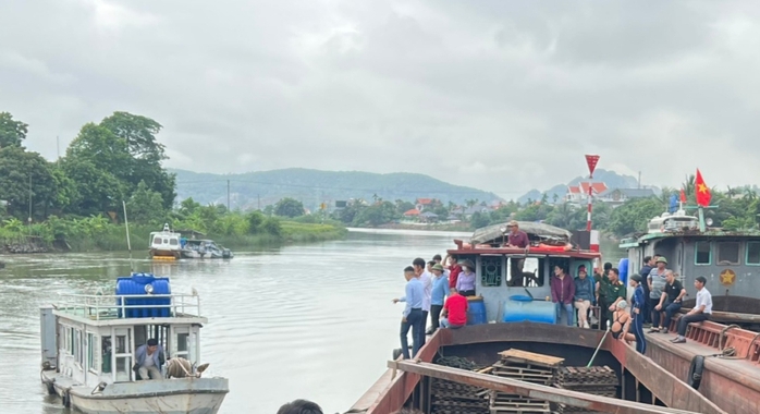 Nam sinh lớp 12 bị nước cuốn trôi tử vong khi tham gia giải bơi vượt sông - Ảnh 1.