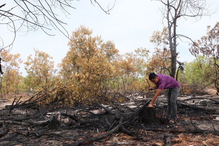 Đốt rừng phòng hộ để diễn tập chữa cháy cho… sát thực tiễn - Ảnh 15.