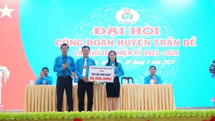 Ông Hoa Trần Thế đắc cử Chủ tịch LĐLĐ huyện Trần Đề, tỉnh Sóc Trăng - Ảnh 2.