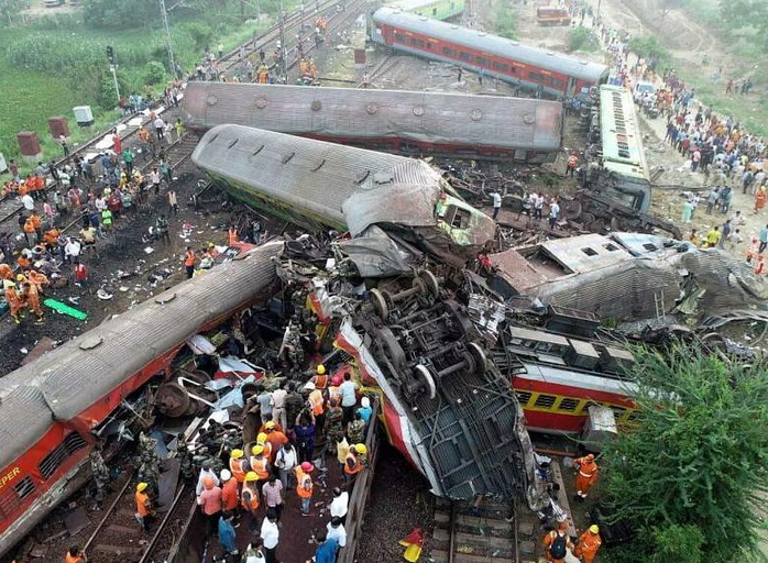 Tai nạn đường sắt kinh hoàng, gần 300 người chết ở Ấn Độ: Lời kể ám ảnh - Ảnh 9.