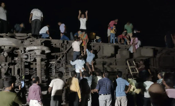 Tai nạn đường sắt kinh hoàng, gần 300 người chết ở Ấn Độ: Lời kể ám ảnh - Ảnh 5.