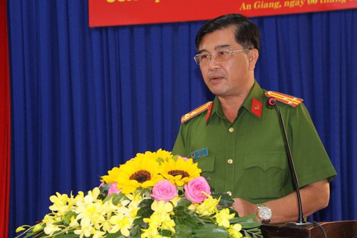 Bắt cựu trưởng Phòng Cảnh sát kinh tế An Giang - Ảnh 1.