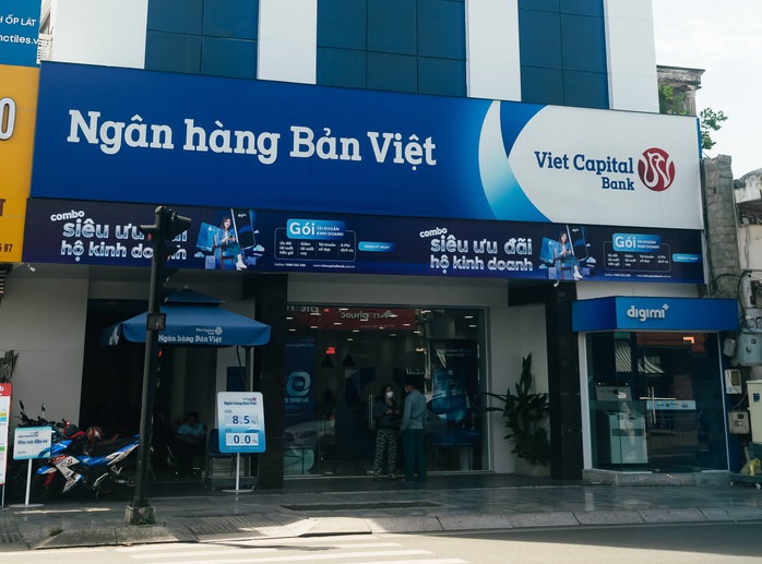 Một ngân hàng cho phép mở và nhận thẻ ngay trong 1 phút - Ảnh 2. Một ngân hàng cho phép mở và nhận thẻ ngay trong 1 phút - Ảnh 2.