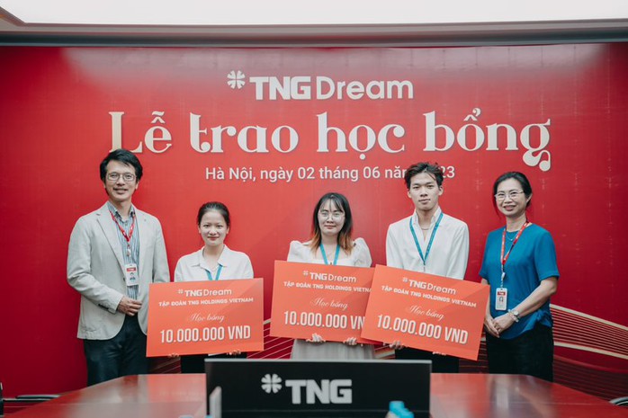 3 sinh viên Đại học Bách Khoa nhận học bổng TNG Dream - Ảnh 1. 3 sinh viên Đại học Bách Khoa nhận học bổng TNG Dream - Ảnh 1.